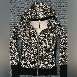 Lululemon scuba hoodie size 4 pansy print